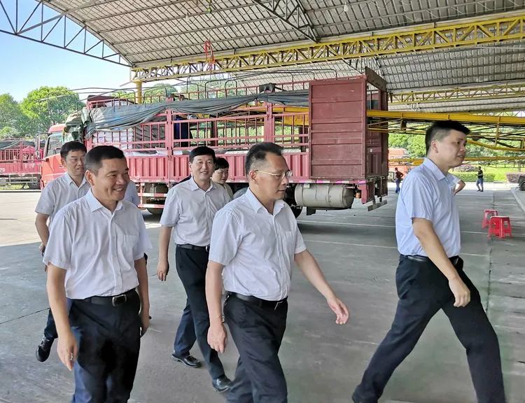 岳陽(yáng)市委常委、常務(wù)副市長(zhǎng)李建華一行蒞臨岳陽(yáng)新宏調(diào)研指導(dǎo)